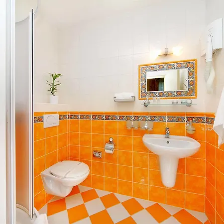 Praha Hotel 4*